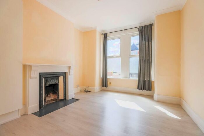 2 Bedroom Flat To Rent In Weston Park, London, Crouch End, London, N8