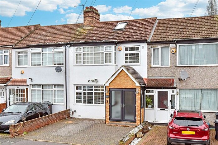 3 Bedroom Terraced House For Sale In Rushden Gardens, Ilford, Essex, IG5