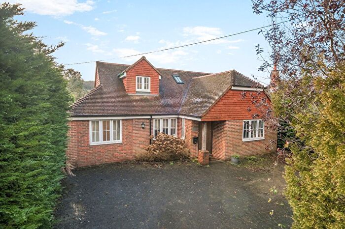 4 Bedroom Property For Sale In Hammer Vale, Haslemere, GU27