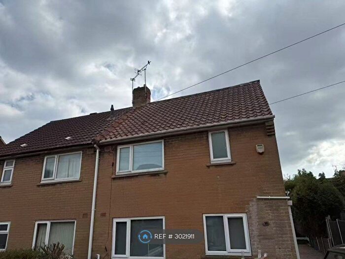 3 Bedroom Semi-Detached House To Rent In Woodland Drive, Sheffield, S25