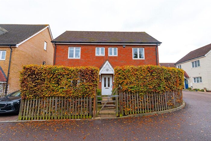 4 Bedroom Detached House For Sale In The Fields, Hoo, ME3
