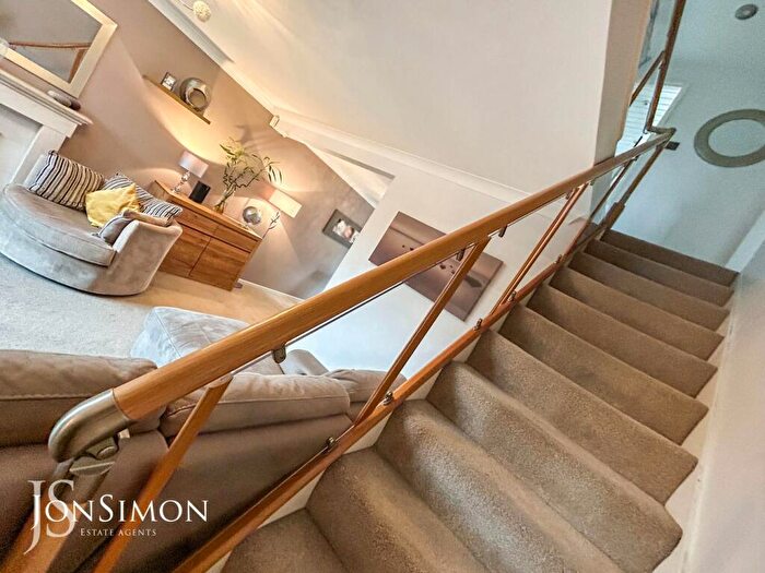 5 Bedroom Detached House For Sale In Falstone Avenue, Ramsbottom, Bury, BL0