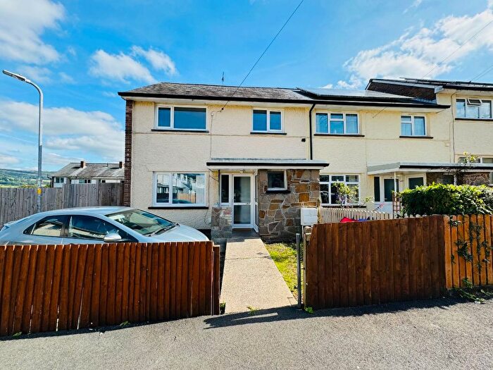 3 Bedroom Terraced House For Sale In The Avenue, Govilon, Abergavenny, NP7
