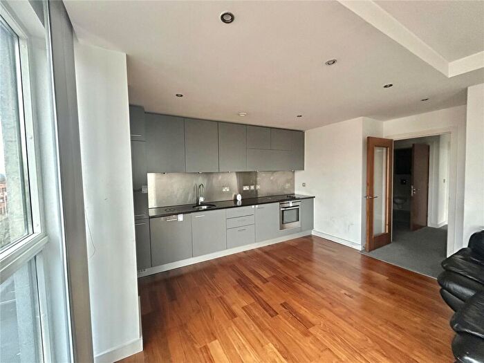 2 Bedroom Flat For Sale In Newport Road, Cardiff, CF24