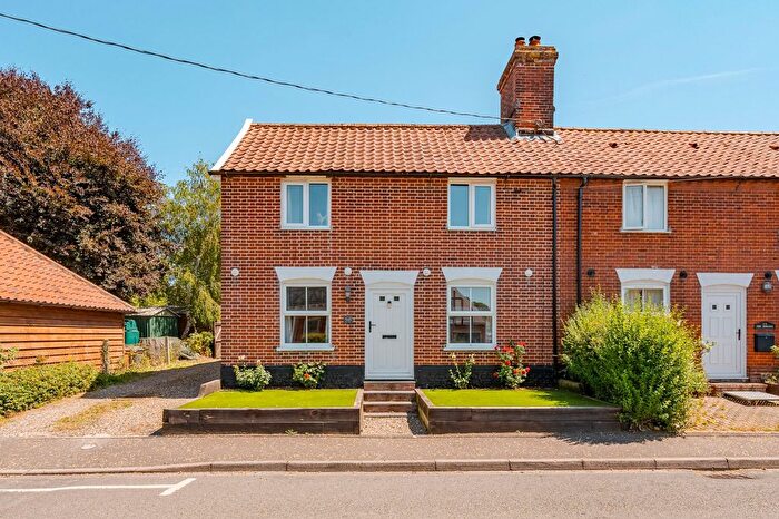 4 Bedroom Semi-Detached House For Sale In Crown Street, Banham, NR16
