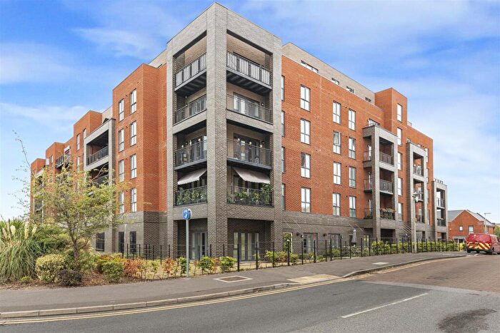 2 Bedroom Apartment For Sale In Nightingale House, Reading, RG30
