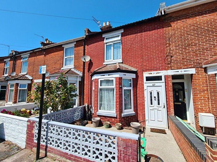 3 Bedroom Terraced House For Sale In Kingsley Road, Southampton, SO15