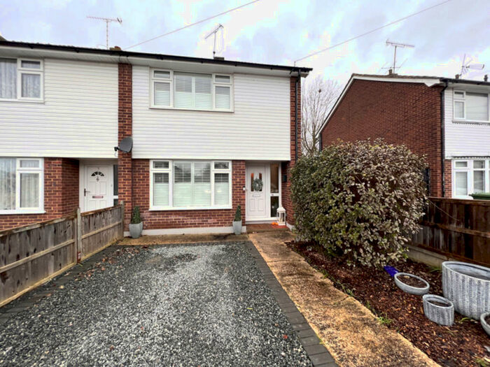 2 Bedroom Semi-Detached House To Rent In Grovewood Avenue, Leigh-On-Sea, SS9