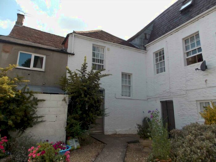 1 Bedroom Flat To Rent In Christchurch Street East, Frome, BA11