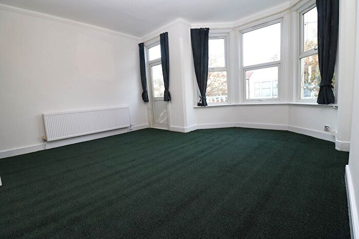 2 Bedroom Flat To Rent In Arcadian Gardens, London, N22