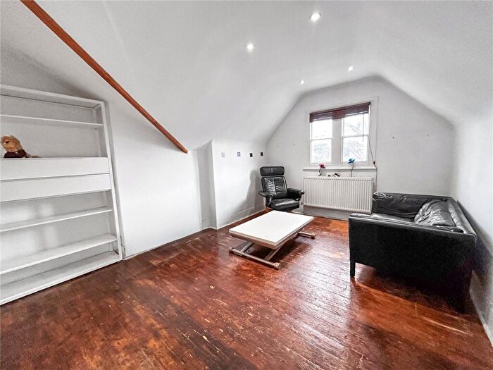 1 Bedroom Apartment To Rent In Kingston Hill, Kingston Upon Thames, KT2