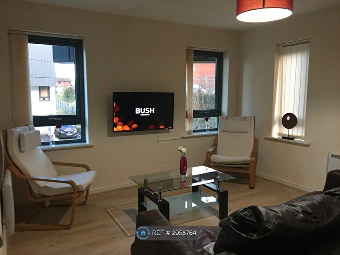 2 Bedroom Flat To Rent In Lock, Runcorn, WA7