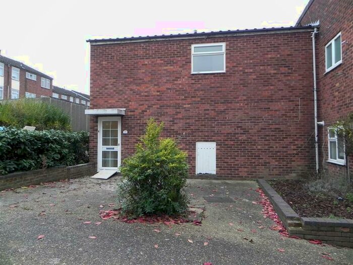 2 Bedroom Terraced House To Rent In Longbanks, CM18