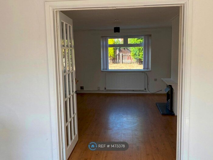 3 Bedroom End Of Terrace House To Rent In Colmon Walk, Nottingham, NG5