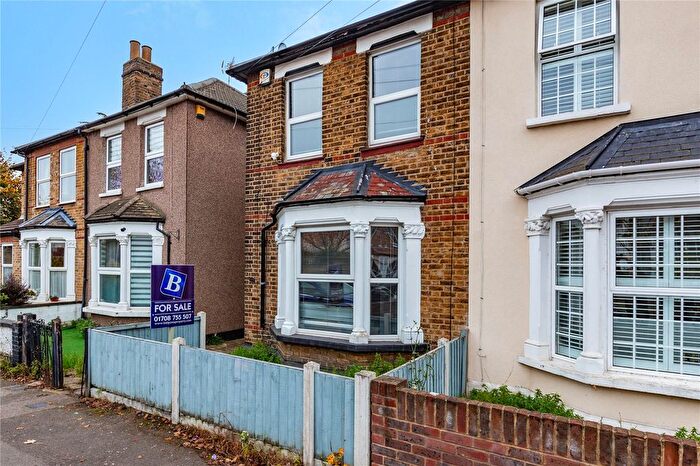 3 Bedroom Semi-Detached House For Sale In Cotleigh Road, Romford, RM7