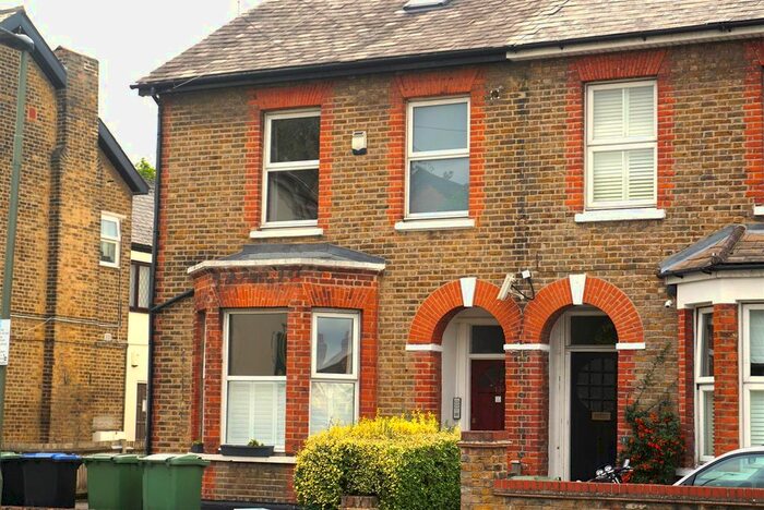 1 Bedroom Flat To Rent In Palace Grove, Bromley, BR1
