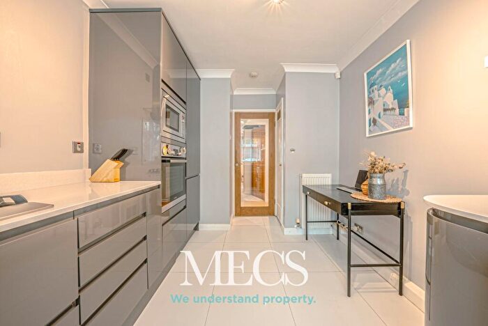 2 Bedroom Apartment For Sale In Sheepmoor Close, Birmingham, West Midlands, B17