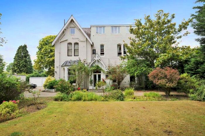 3 Bedroom Flat To Rent In Kingston Hill, Kingston Upon Thames, KT2