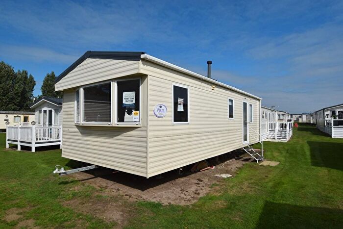 2 Bedroom Mobile/park Home For Sale In Hythe Road, Dymchurch, TN29