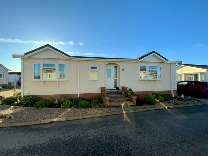 2 Bedroom Park Home For Sale In Kensington Grove, Torksey Lock, Lincoln, LN1