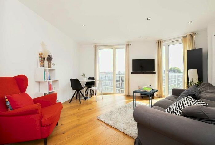 2 Bedroom Flat For Sale In Lovelace Street, London, E8