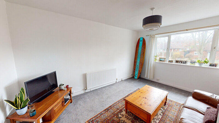 1 Bedroom Flat To Rent In Tinshill Road, Cookridge, Leeds, LS16
