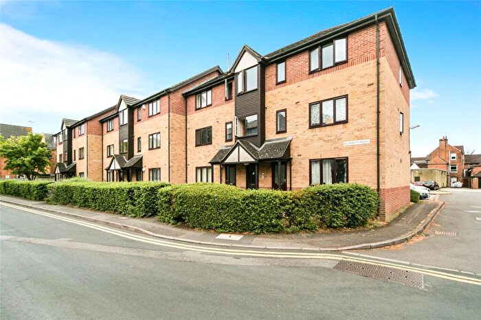 1 Bedroom Flat To Rent In East Street, Reading, Berkshire, RG1