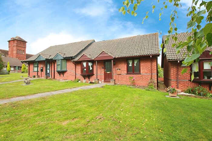 2 Bedroom Bungalow For Sale In Spinney Drive, Botcheston, Leicester, Leicestershire, LE9