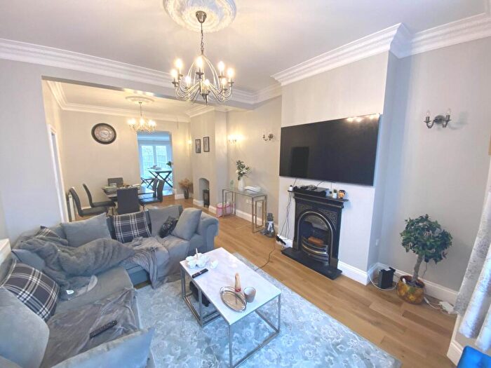 4 Bedroom Terraced House To Rent In Parkhurst Road, London, N11