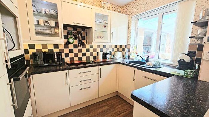 2 Bedroom Detached Bungalow For Sale In Siddons Road, Hampton Dene, HR1
