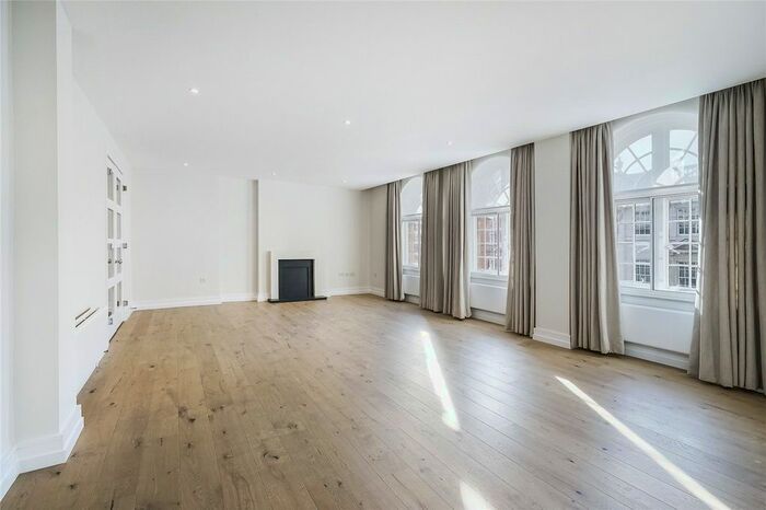 3 Bedroom Flat To Rent In Hugo House, Sloane Street, SW1X