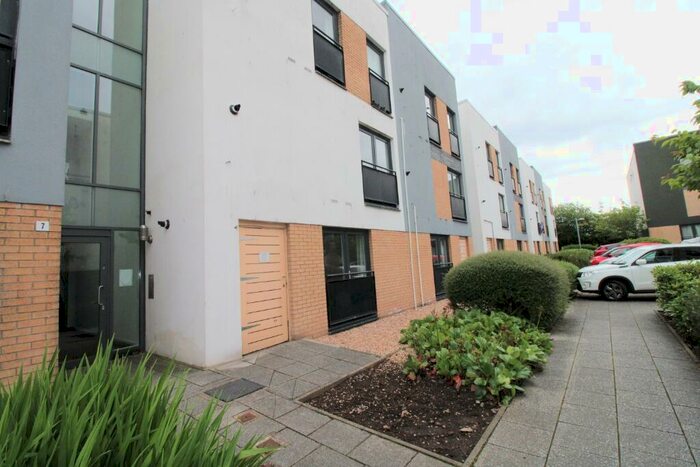 2 Bedroom Flat To Rent In Firpark Close, Glasgow, G31