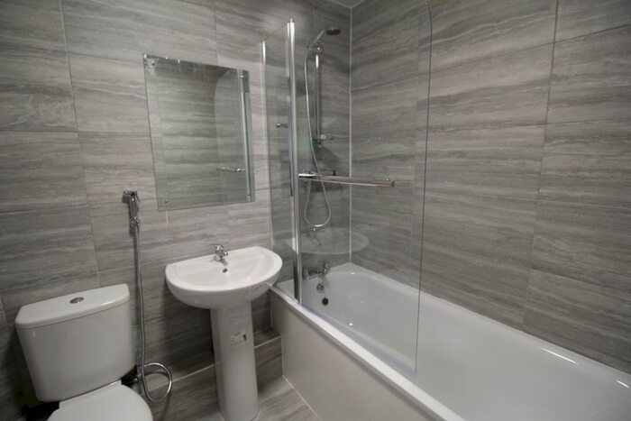 2 Bedroom Flat To Rent In Flat, Clarendon Road, LS2