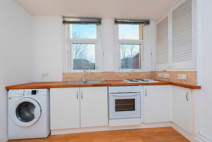 1 Bedroom Flat For Sale In Alexandra Road, Farnborough, GU14