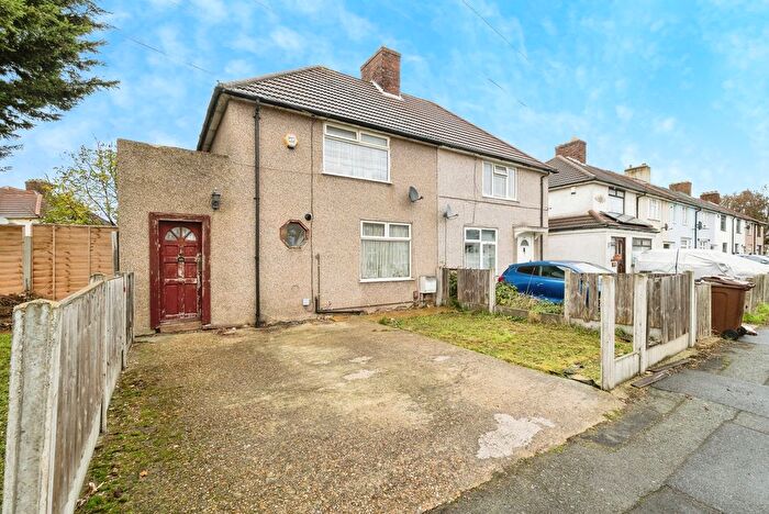3 Bedroom Terraced House For Sale In Ivyhouse Road, Dagenham, RM9
