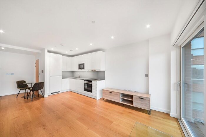 Studio To Rent In Lismore Boulevard, Colindale, London, NW9