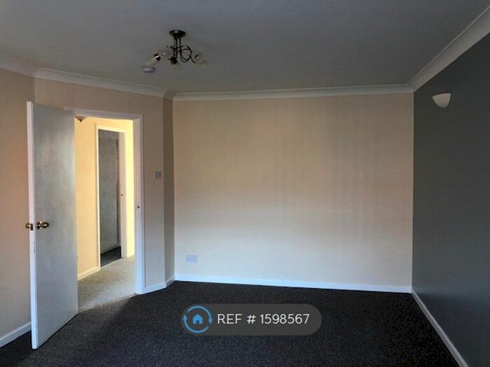 2 Bedroom Bungalow To Rent In Hunter Close, Preston, Hull, HU12