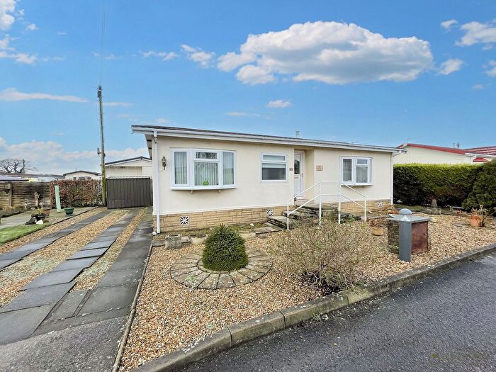 2 Bedroom Mobile/park Home For Sale In The Close, Wyre Vale Park, Garstang, Preston, PR3