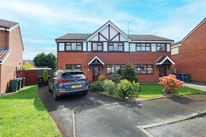 4 Bedroom Semi-Detached House For Sale In Lynwood Close, Ashton-under-Lyne, Greater Manchester, OL7