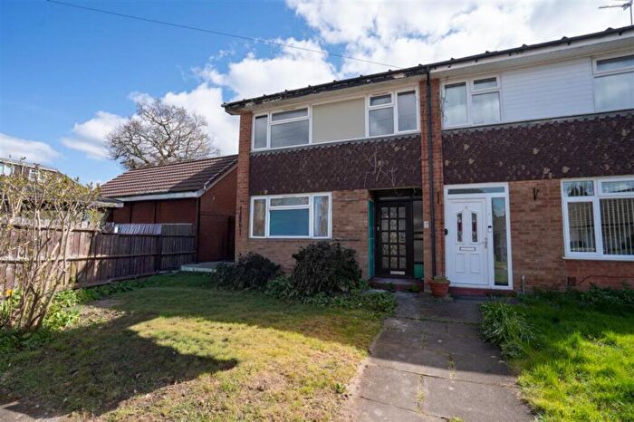 3 Bedroom Semi Detached House For Sale In Conway Close, Shirley, B90
