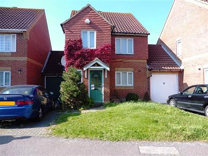 3 Bedroom Property To Rent In Westmacott Drive, Feltham, TW14