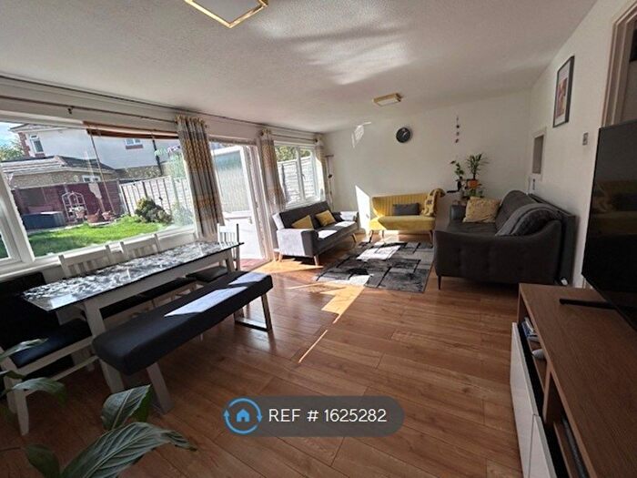 3 Bedroom Terraced House To Rent In Waterloo Road, Sutton, SM1