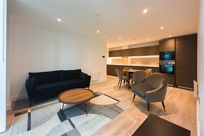 1 Bedroom Apartment To Rent In The Blade, M15