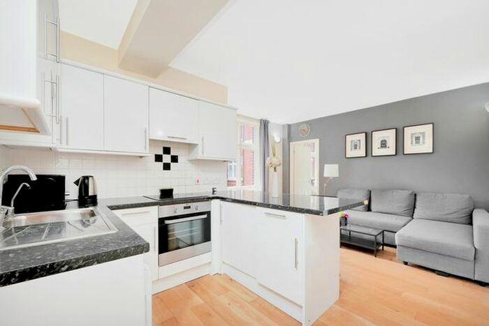 2 Bedroom Flat To Rent In Abercorn Place, London, NW8