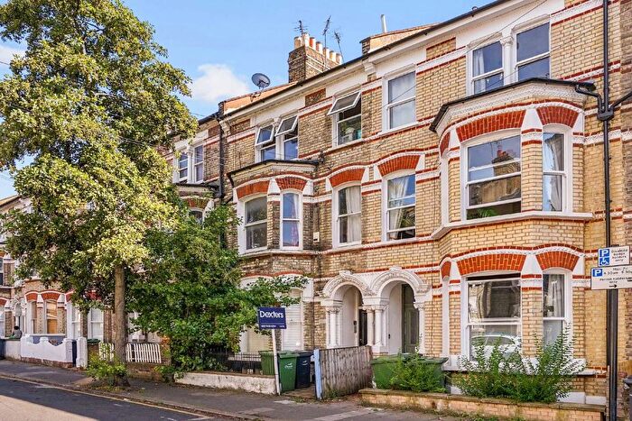 1 Bedroom Flat To Rent In Sandmere Road, London, SW4