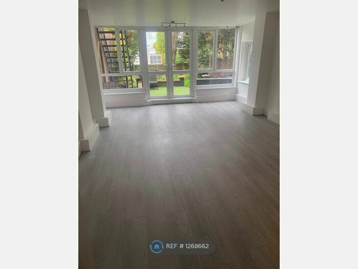 3 Bedroom Flat To Rent In Kings Avenue, London, N10