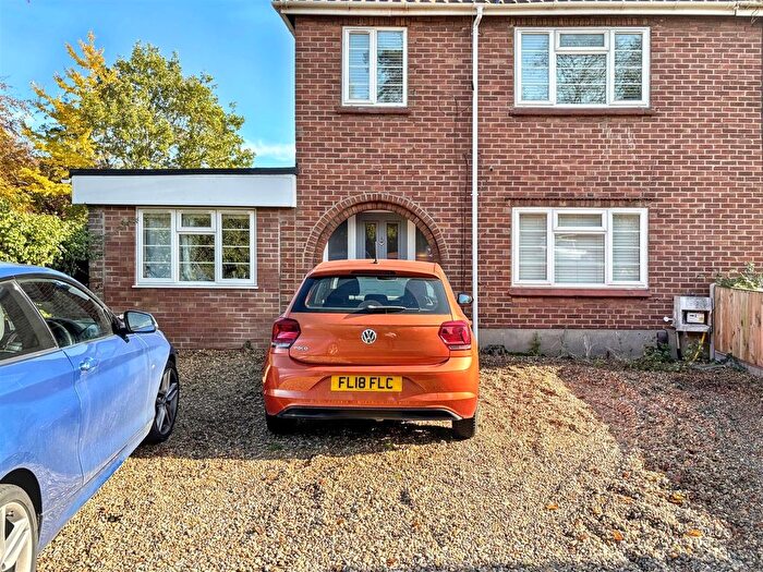 5 Bedroom Semi Detached House To Rent In Near The Uea, Norwich, NR5