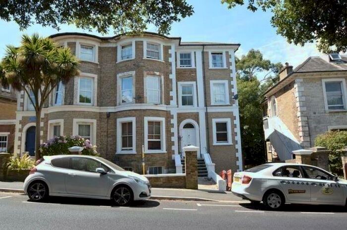2 Bedroom Apartment To Rent In East Hill Road, Ryde, PO33