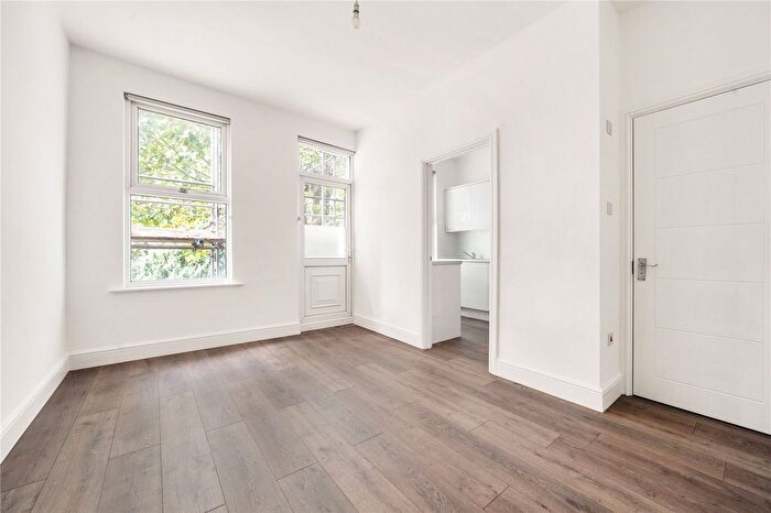 1 Bedroom Studio To Rent In Victoria Road, Enfield, N18