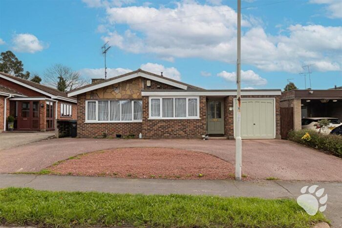 3 Bedroom Detached Bungalow For Sale In Swan Lane, Wickford, SS11